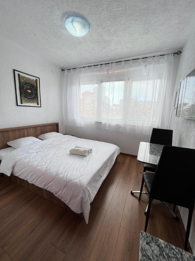 Zogu Apartments - Downtown Приштина Экстерьер фото